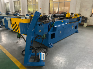 Petite cintreuse pneumatique de roulement de tube de 3 axes